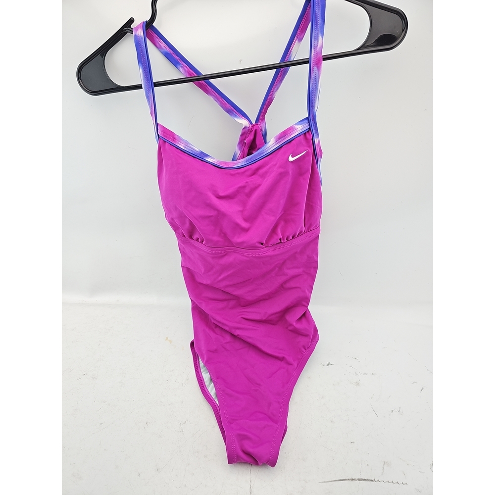 Nike Women's One-Piece Swimsuit Pink